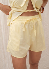 Short Cigarras Amarillo